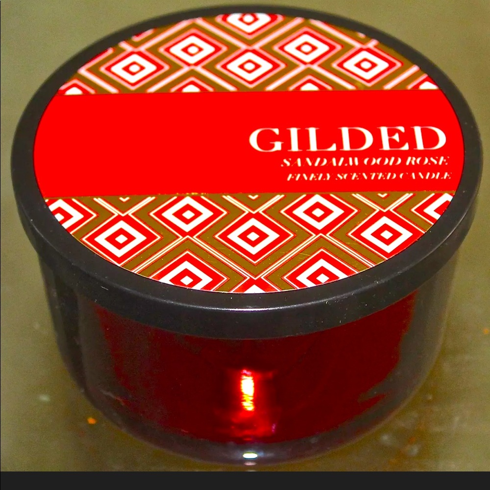 DW HOME CANDLE SANDALWOOD ROSE RICHLY SCENTED NEW
